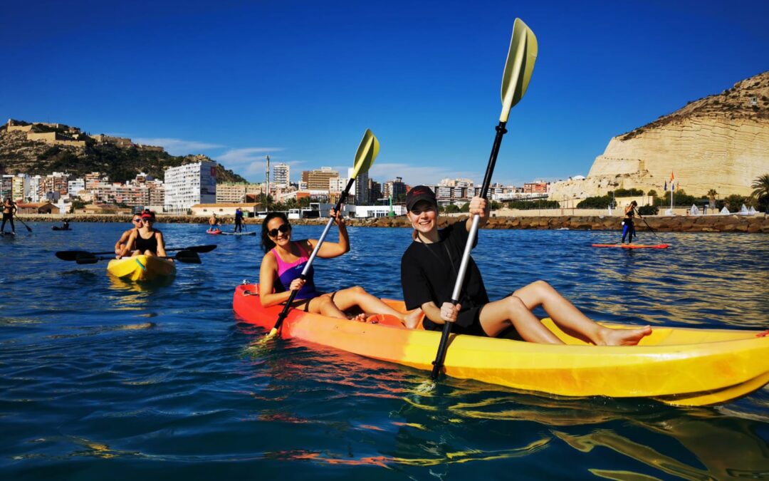 Curso de iniciación a kayak de mar, surf o Paddle surf en Alicante o Playa de San Juan con Blue Valley Water Sports