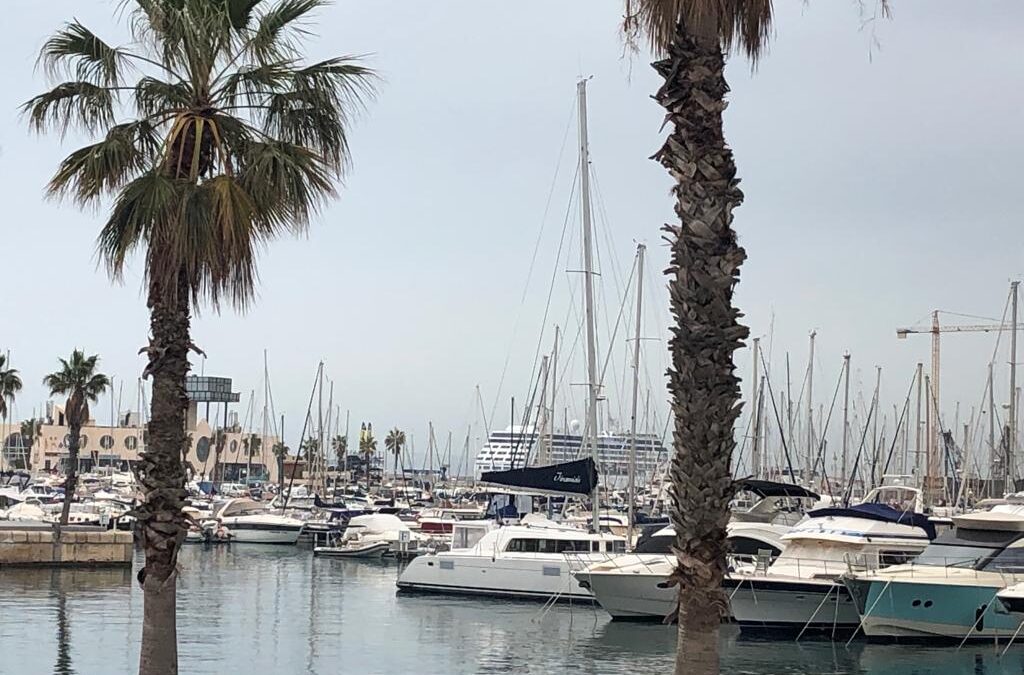 Alicante recibe a 3.600 cruceristas en Semana Santa que dejarán 180.000 euros en la ciudad