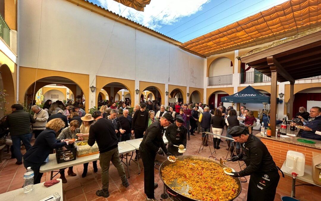 Alicante se promociona en El Rocío con un arroz para 500 personas